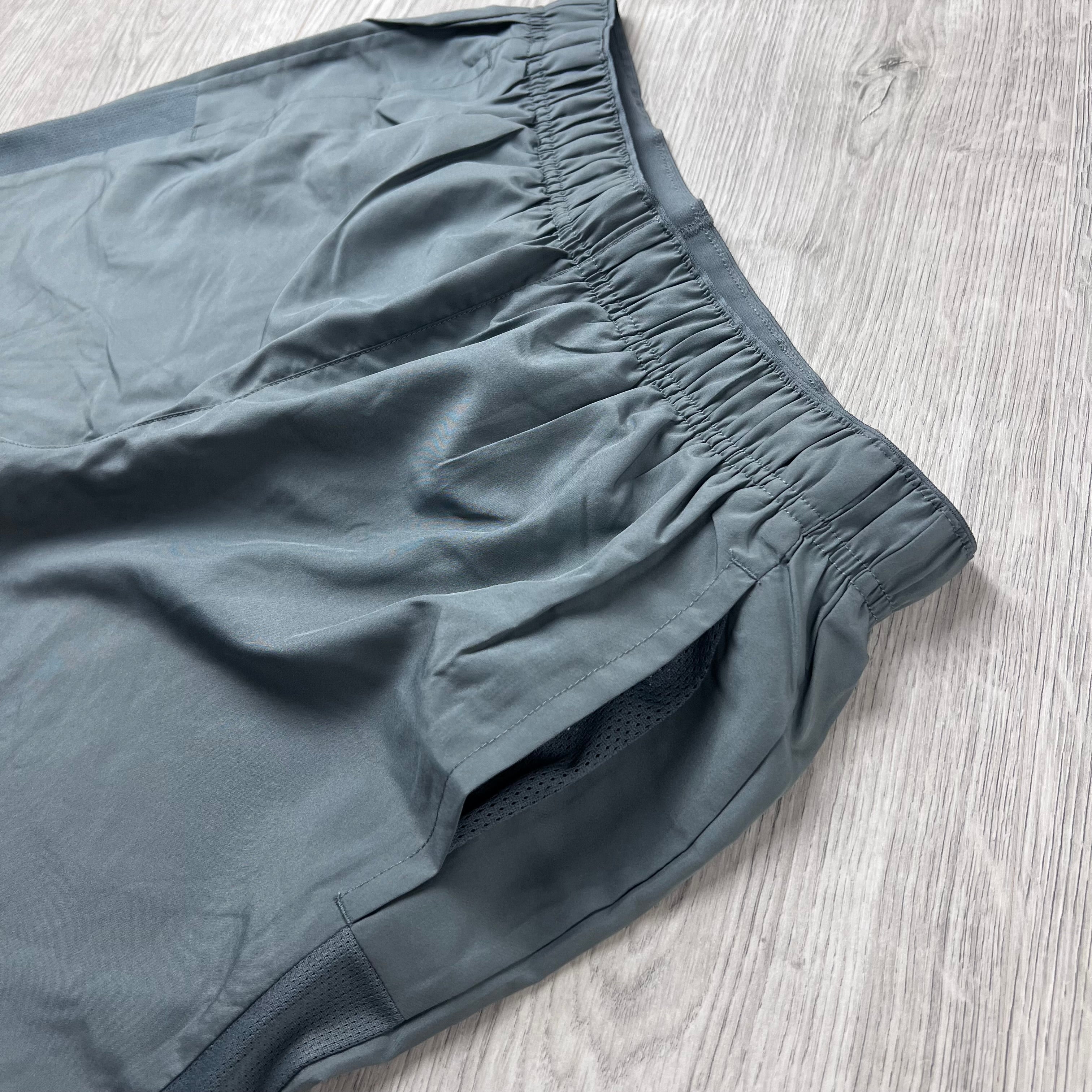 Nike 'Challenger' Pocket Shorts - Smoke Grey