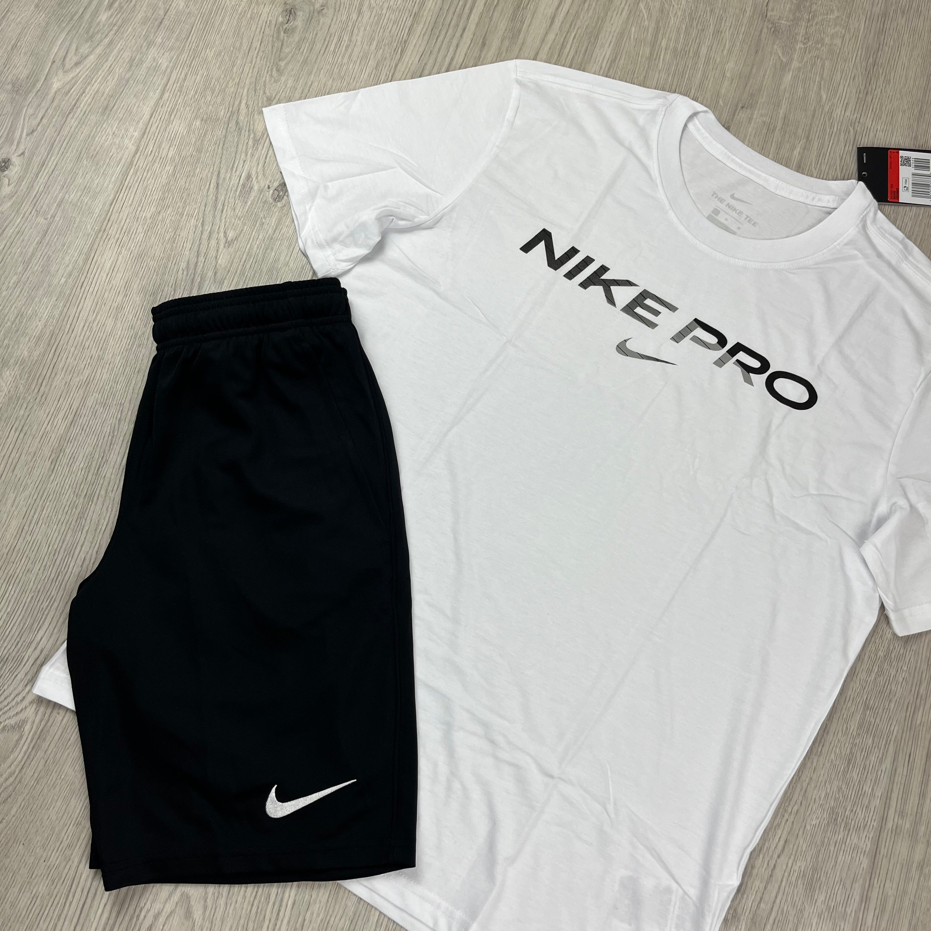 Nike Dri-Fit Pocket Set - White/Black