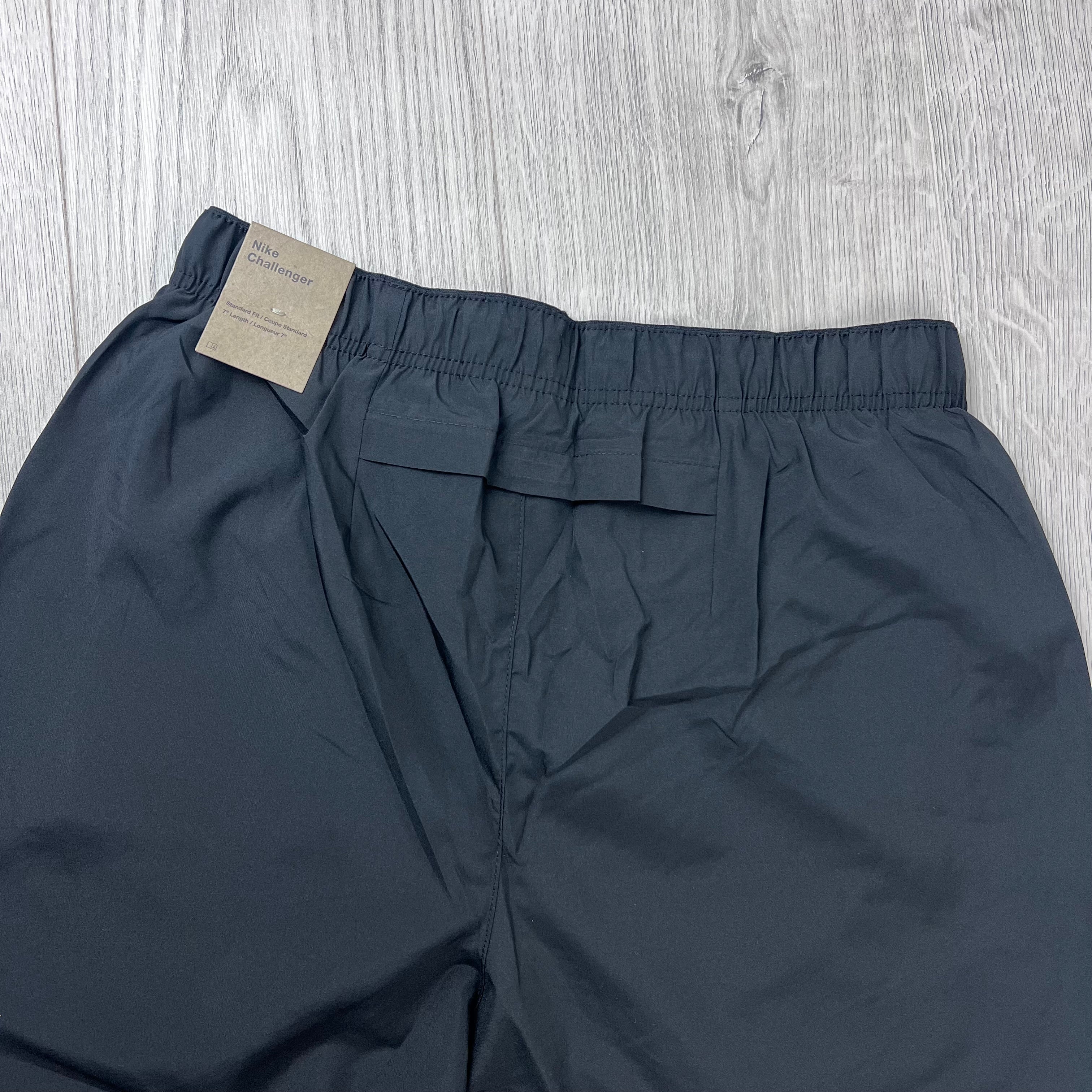 Nike 'Challenger' Pocket Shorts - Black