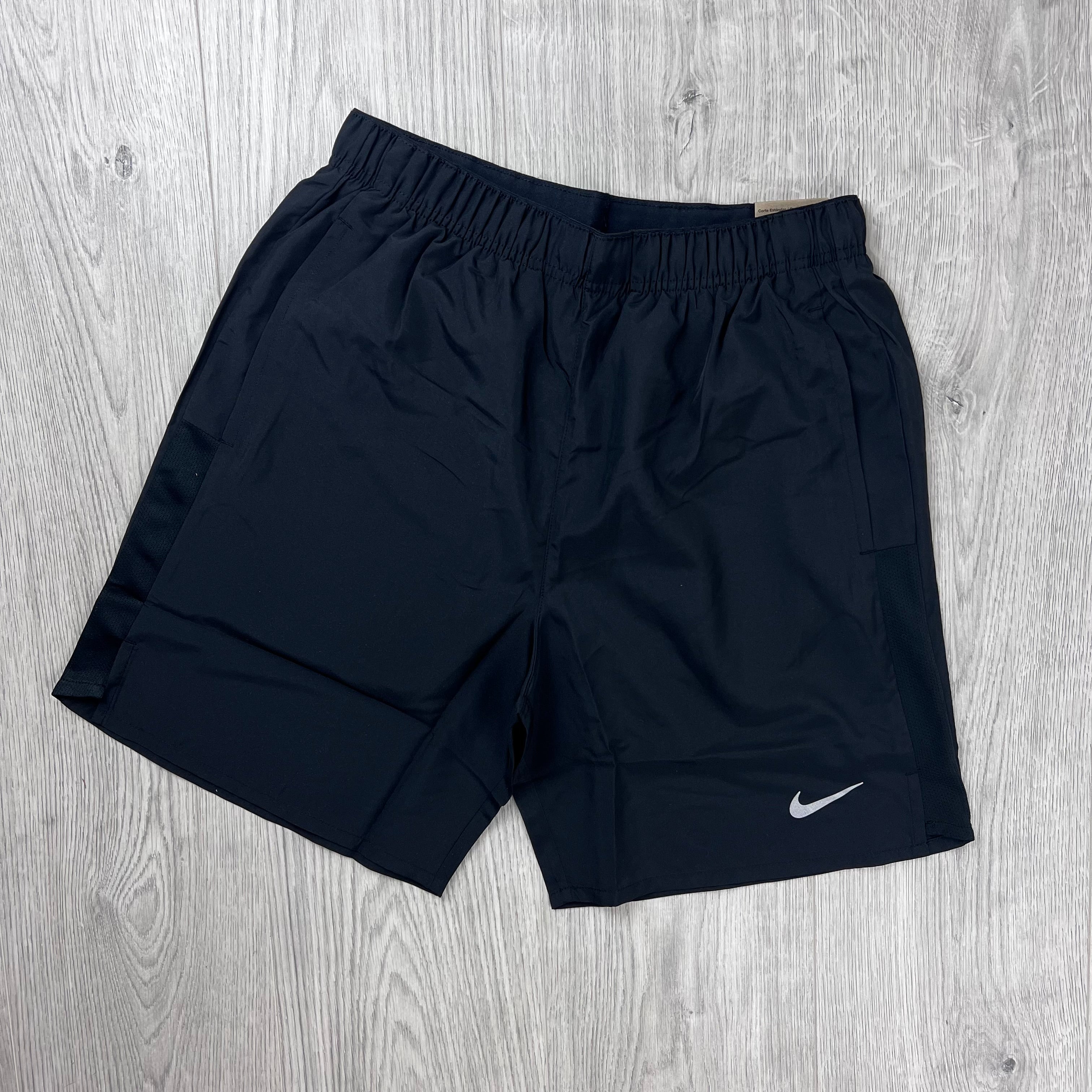 Nike 'Challenger' Pocket Shorts - Black