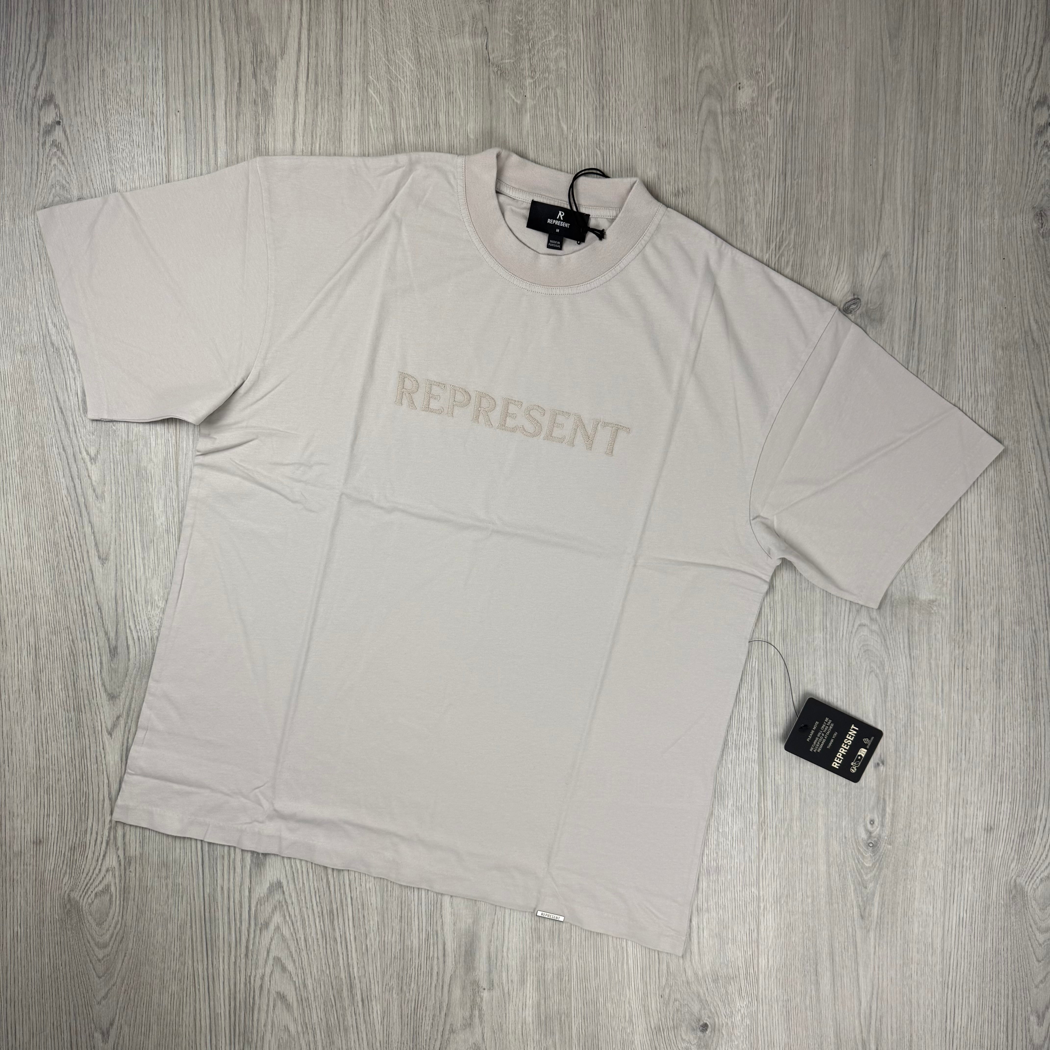 Represent 'Embroidered Serif' T-Shirt - Concrete