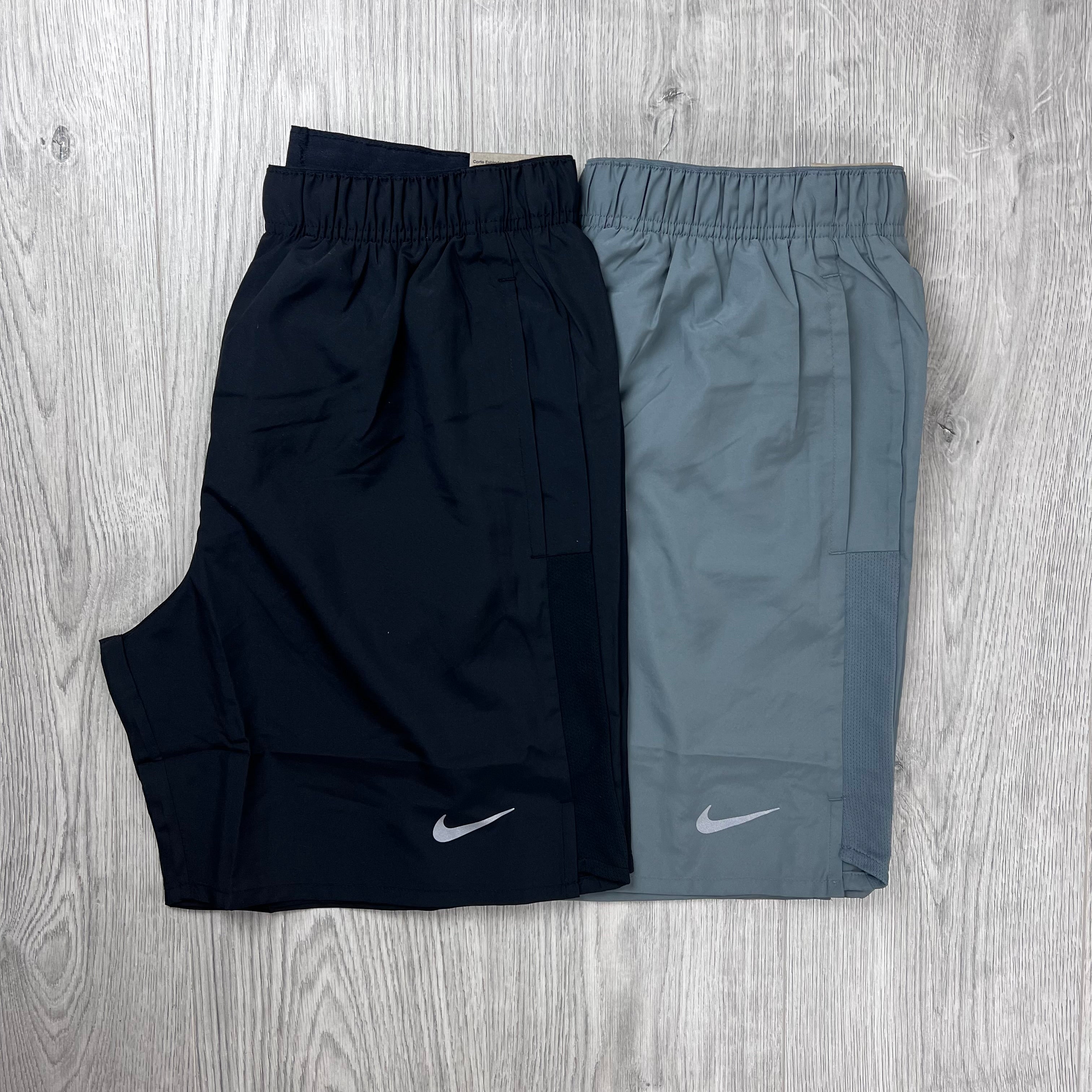Nike 'Challenger' Pocket Short Set - Black/Smoke Grey