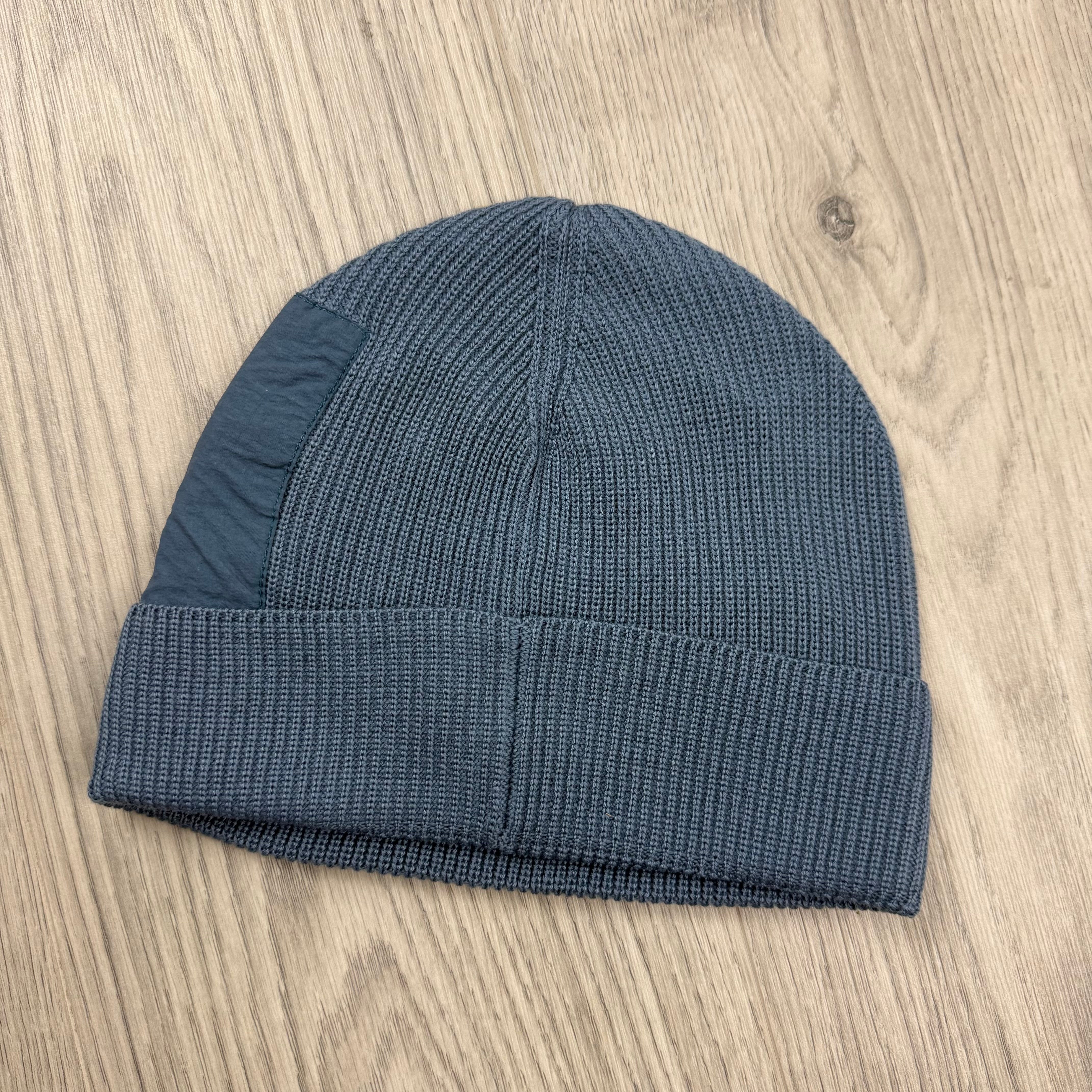 CP Company Lens Beanie - Flint Stone