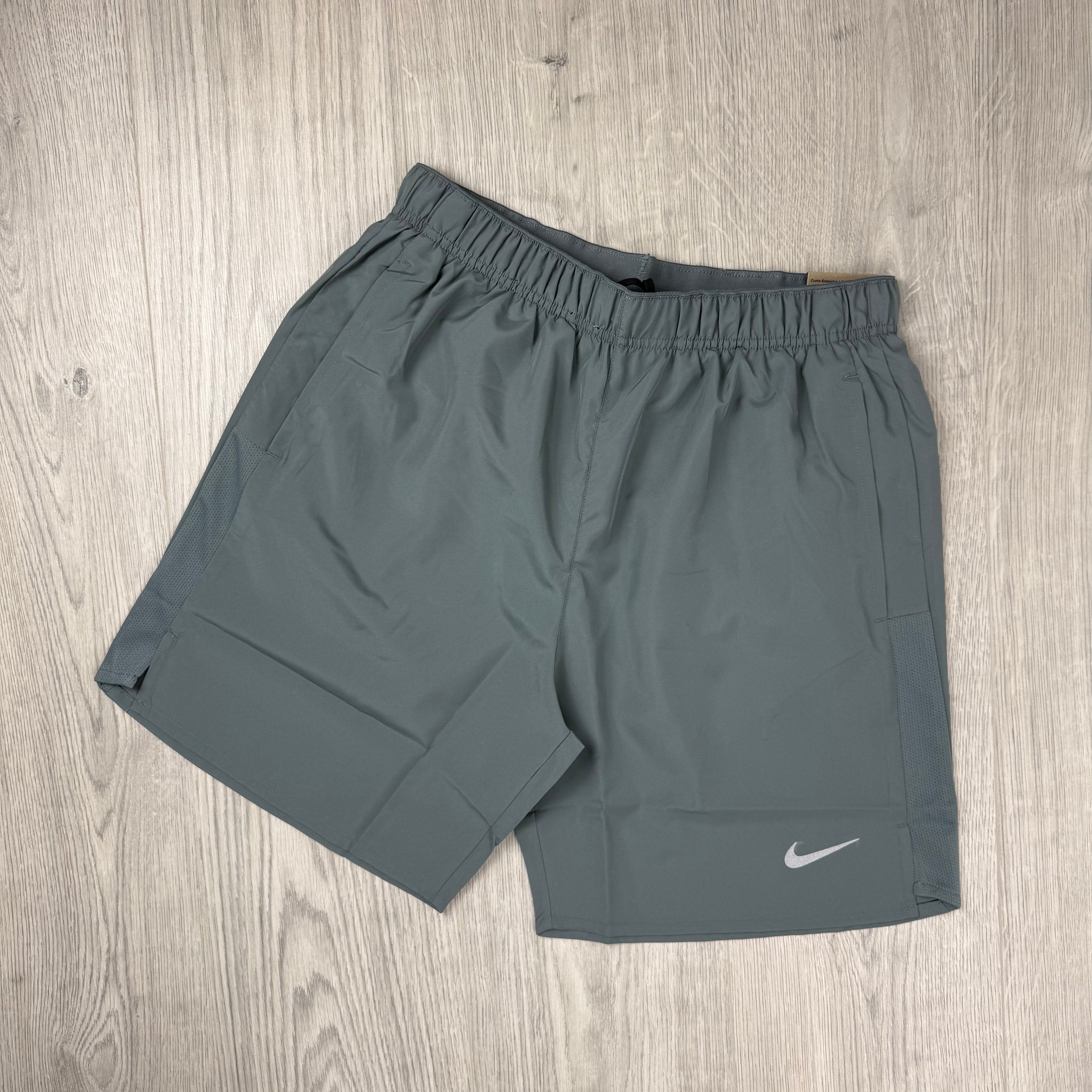 Nike 'Miler' Set - Crimson/Smoke Grey